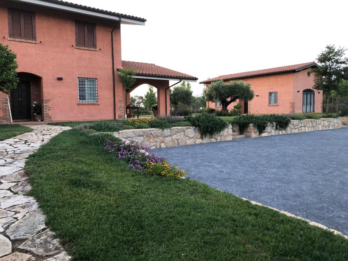 Casale Appia Acomodação com café da manhã Latina Exterior foto