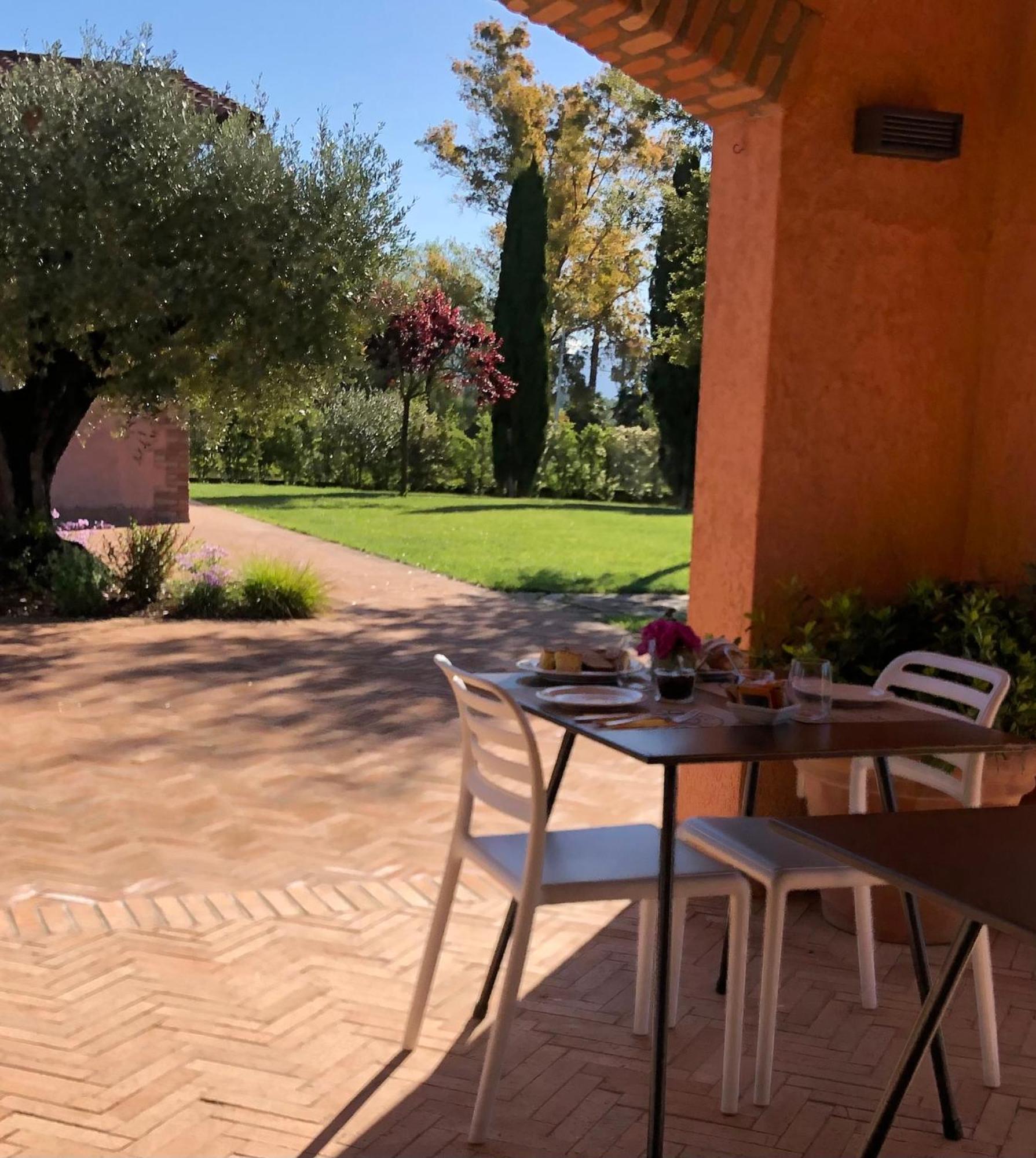Casale Appia Acomodação com café da manhã Latina Exterior foto